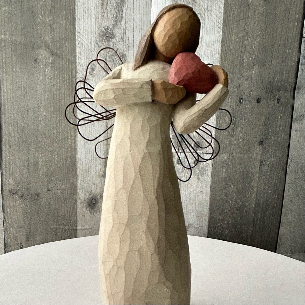 🌴Angel of the Heart by Willow Tree Susan Lordi 2000 Demdaco  8” Tall